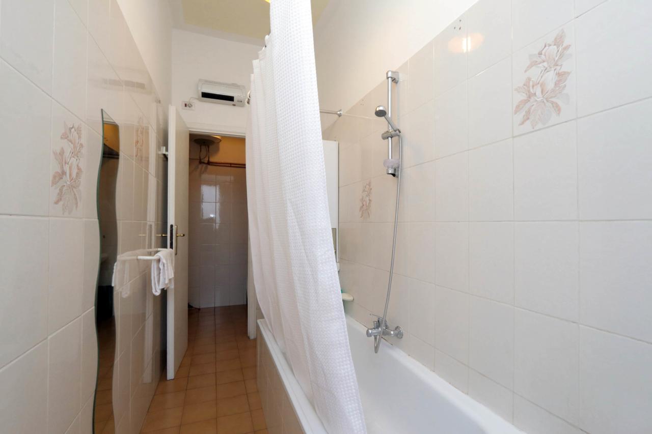 Central San Lorenzo Apartment Rome Bagian luar foto